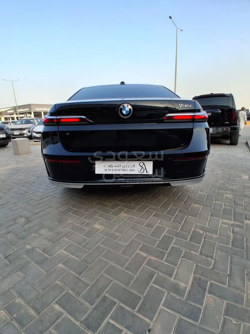 2023 بي ام دبليو الفئة السابعة 730 أي