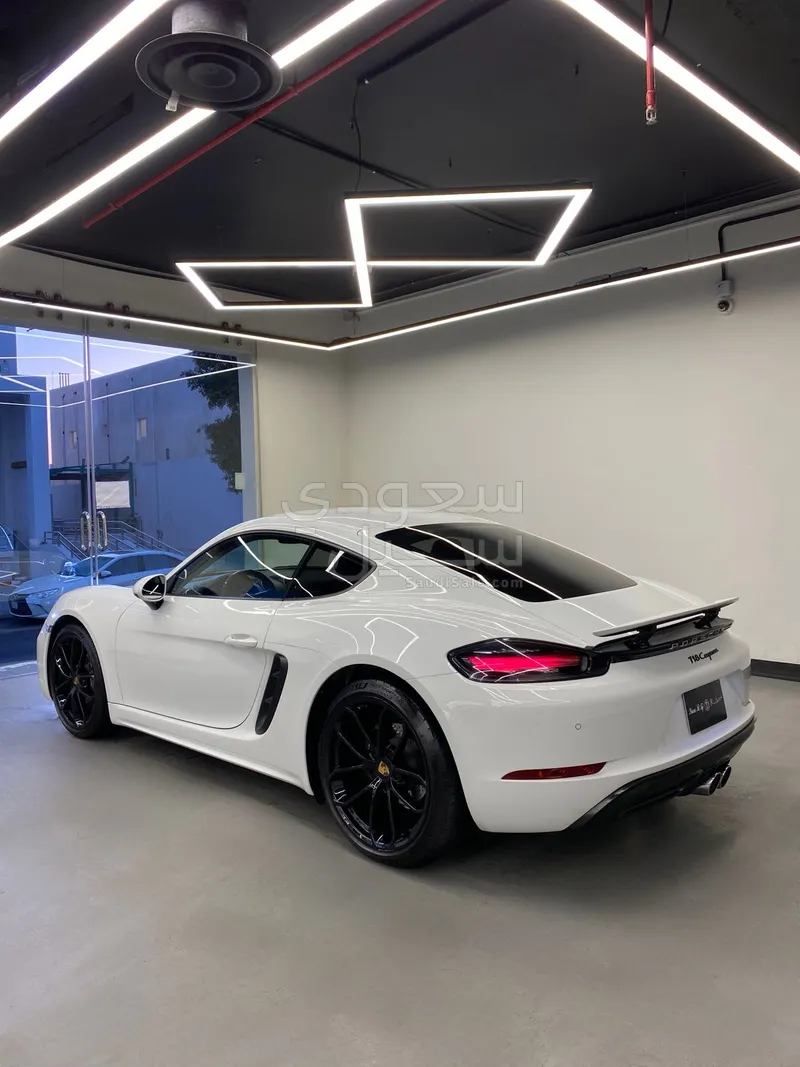 2024 Porsche Cayman
