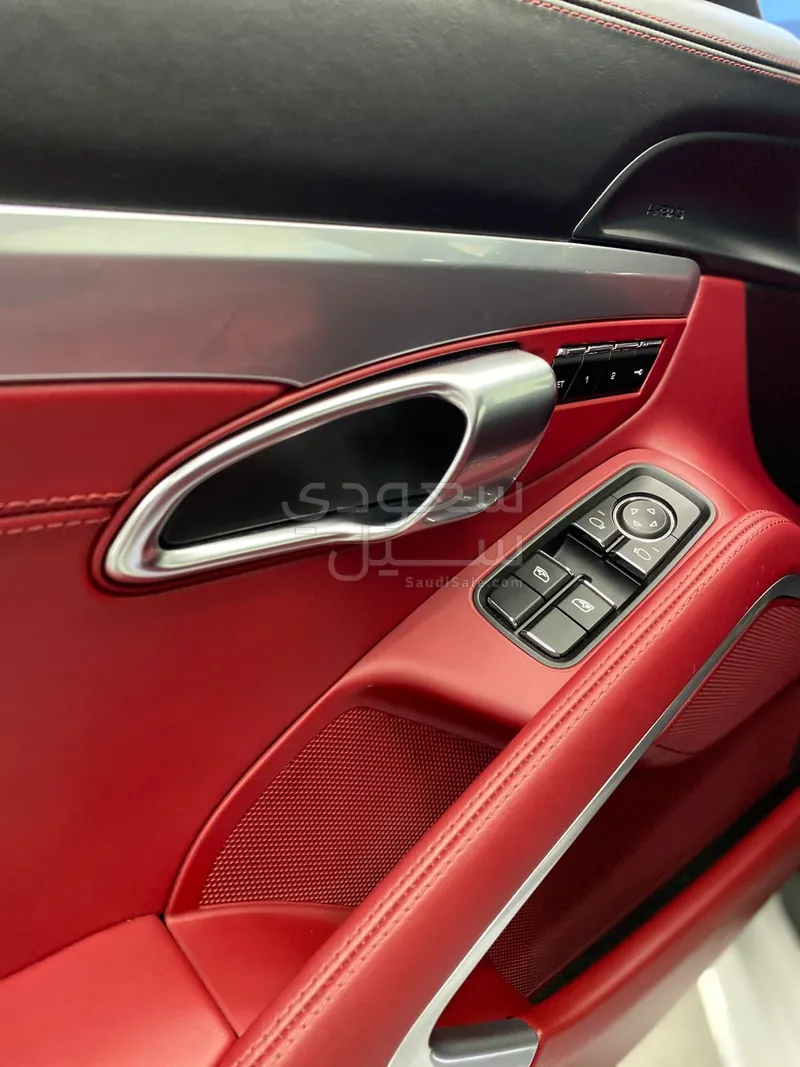 2024 Porsche Cayman