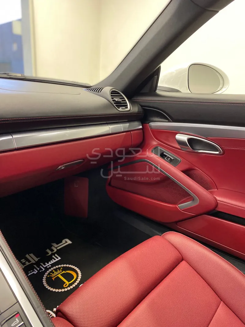 2024 Porsche Cayman