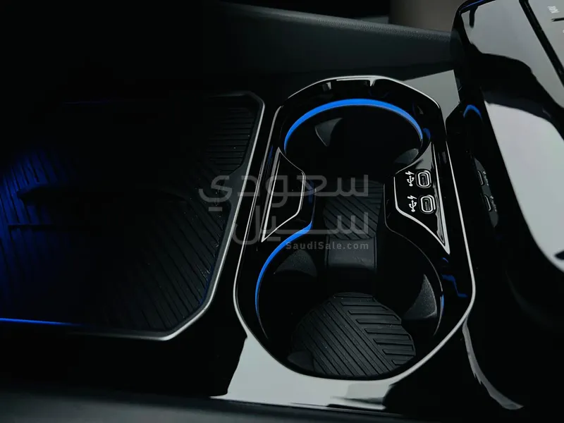2025 بي ام دبليو الفئة الخامسة 520 أي