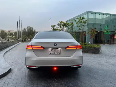 2025 بي ام دبليو الفئة الخامسة 520 أي
