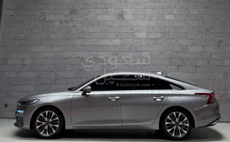 2021 Kia K8