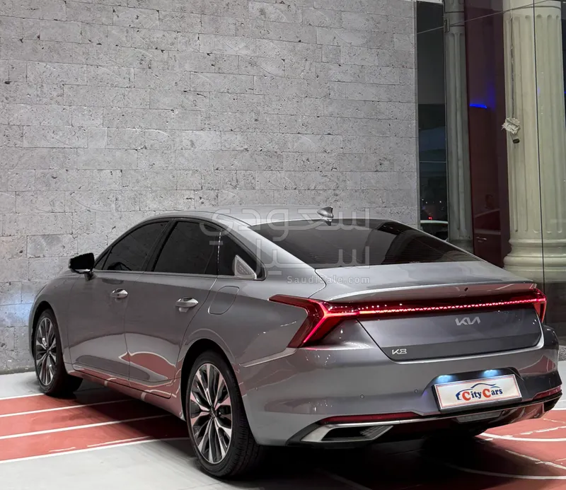 2021 Kia K8