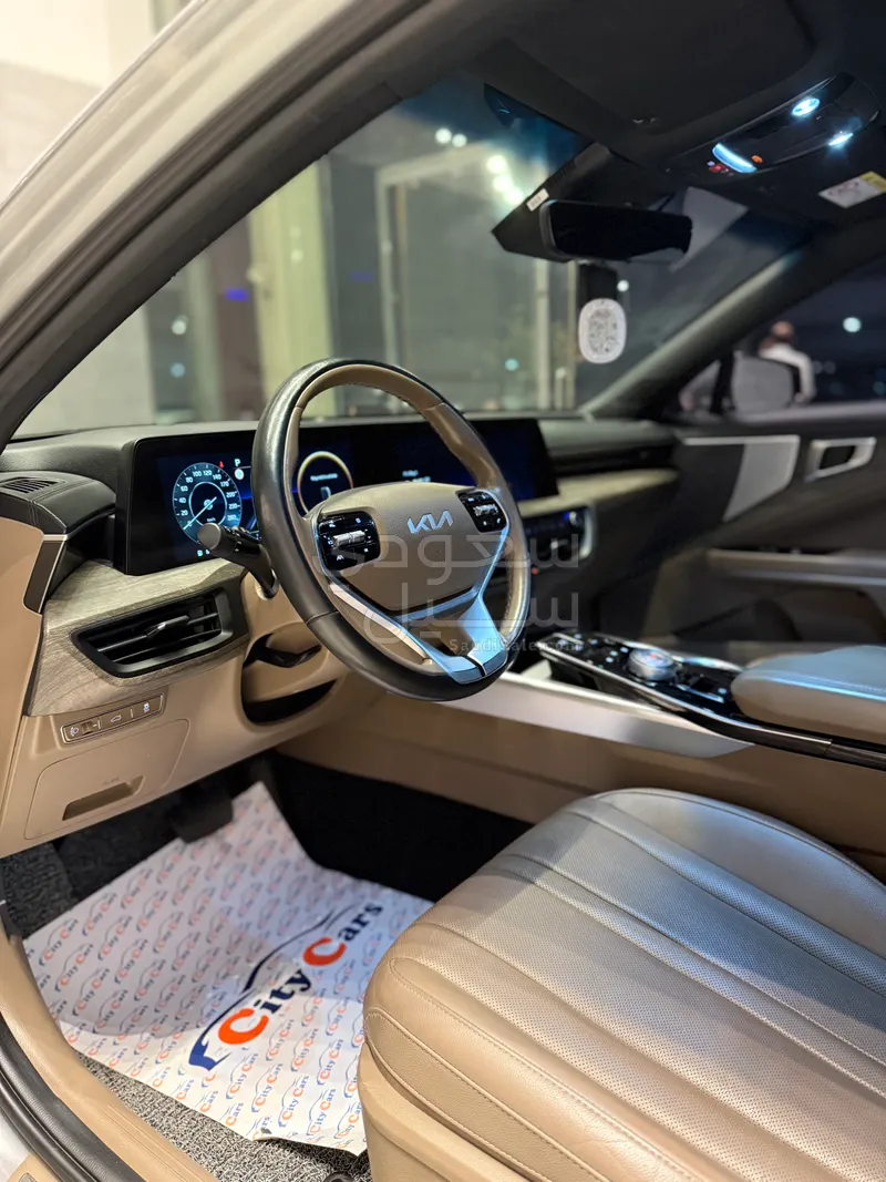 2021 Kia K8