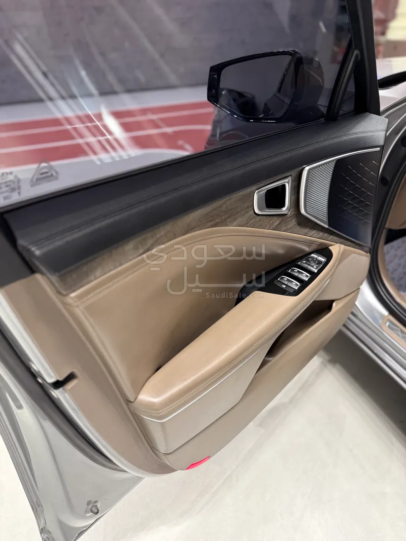 2021 Kia K8