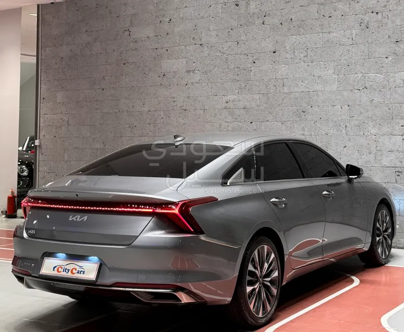2021 Kia K8