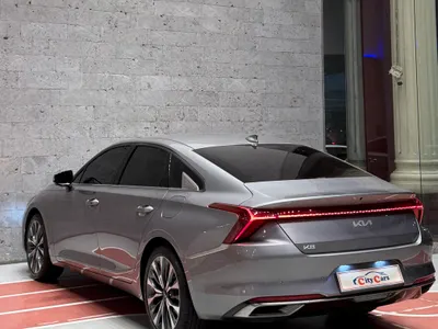 2021 Kia K8