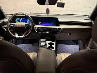 2021 Kia K8