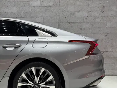 2021 Kia K8