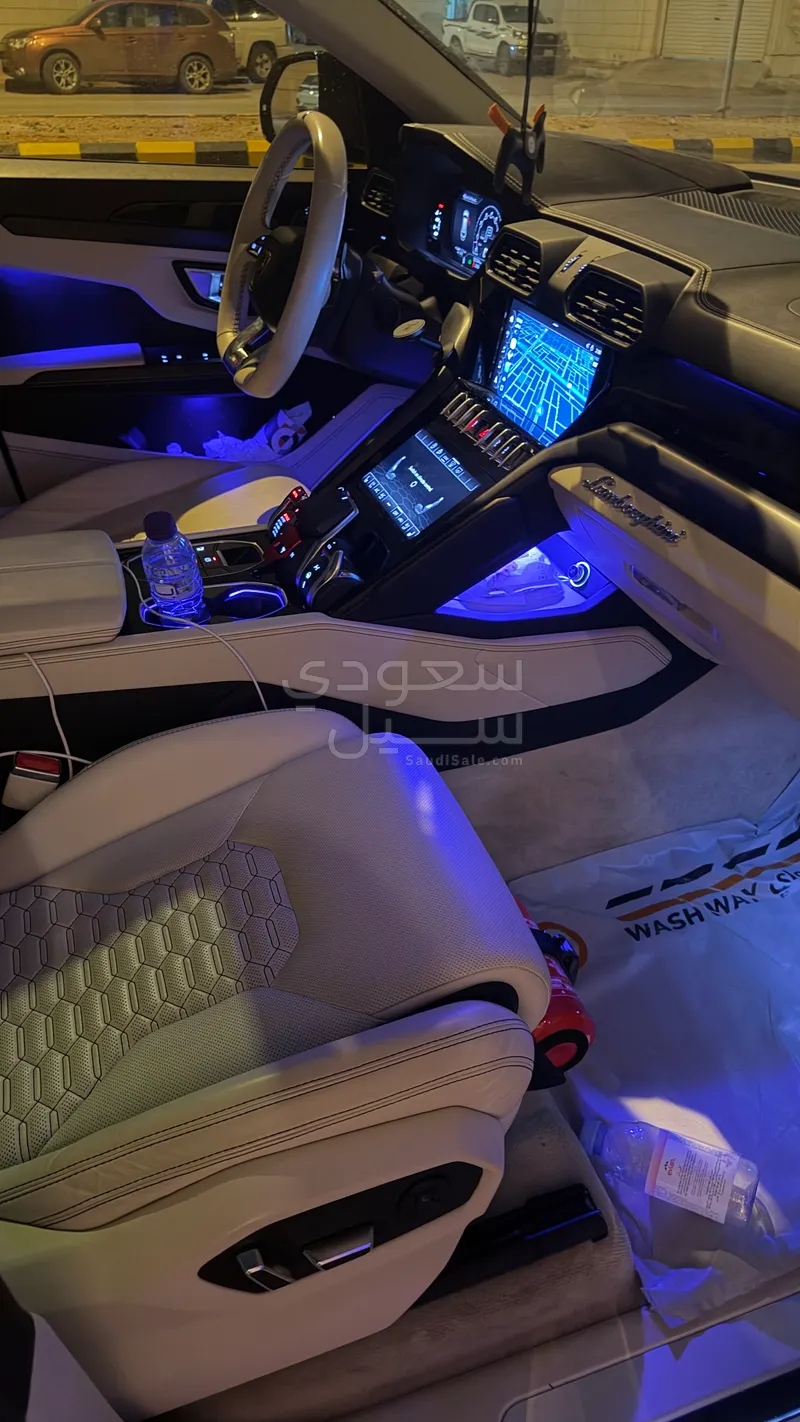 2022 لمبرجيني اوروس اس