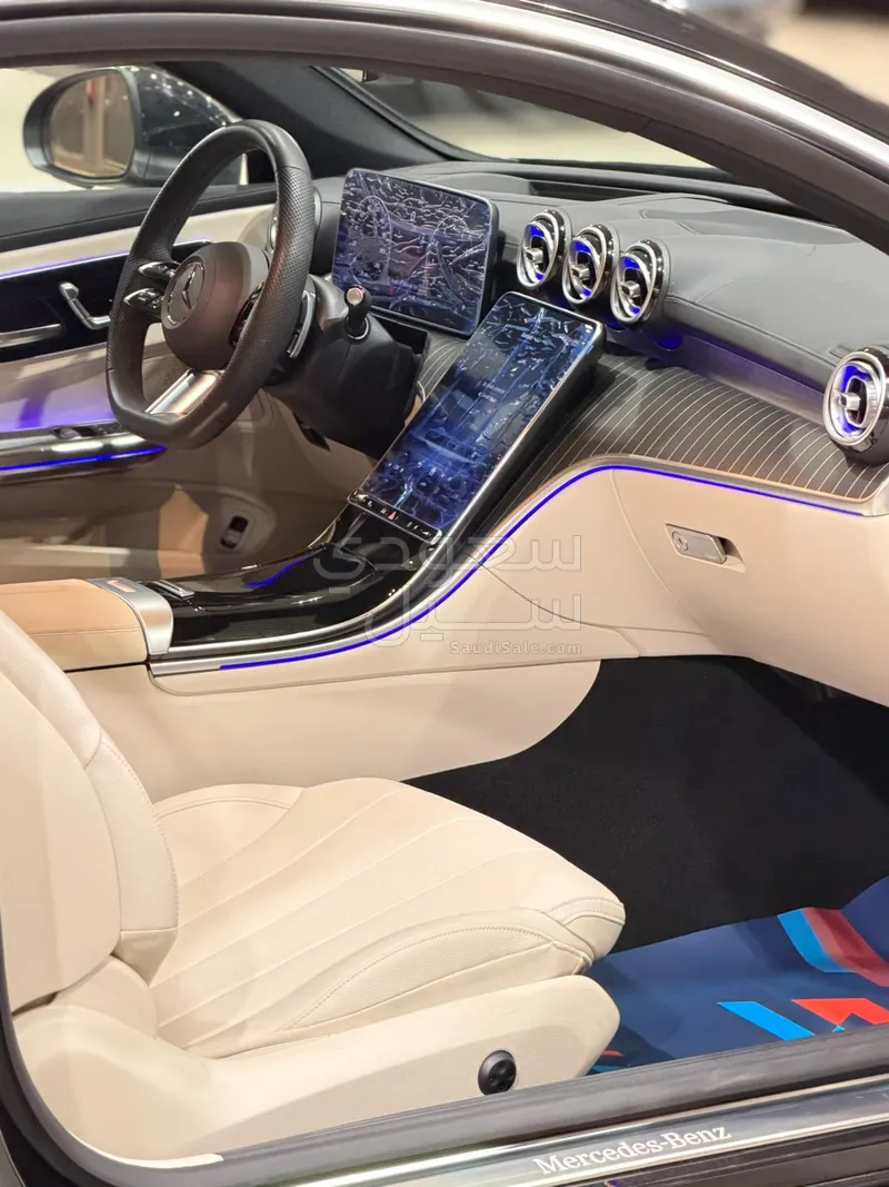 2025 مرسيدس - بنز سي إل إي 200