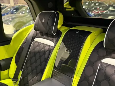 2025 رولز رويس كولينان بلاك بادج