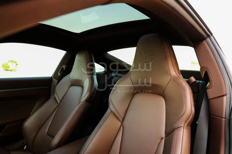 2025 بورش 911 كاريرا جي تي