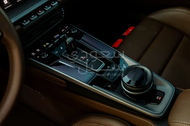 2025 بورش 911 كاريرا جي تي