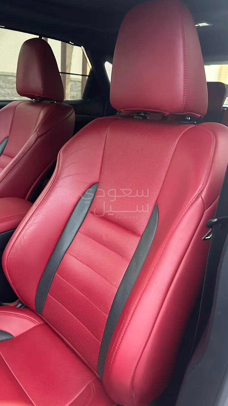 2021 لكزس أر إكس 350 إف