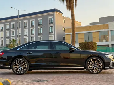 2022 اودي اي 8 ال 55تي اف اس أي
