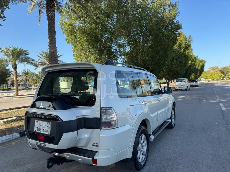 2019 متسوبيشي باجيرو
