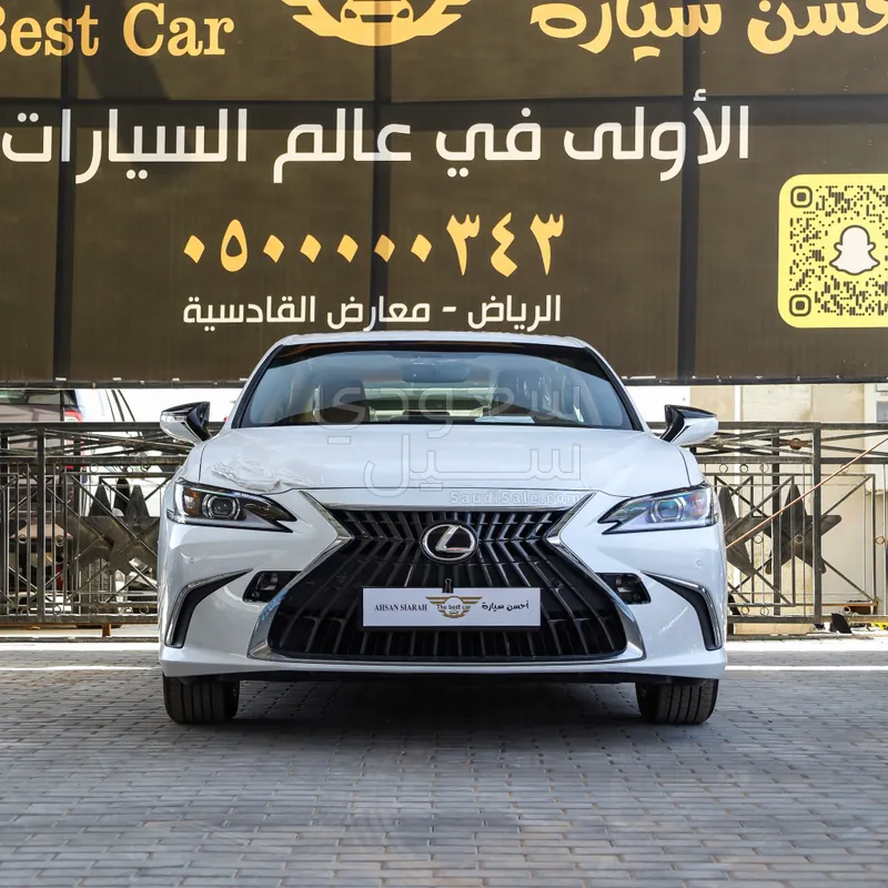 2025 لكزس إي إس 300 هايبرد