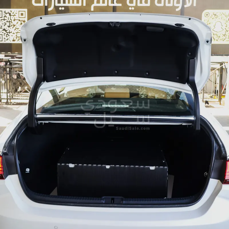 2025 لكزس إي إس 300 هايبرد
