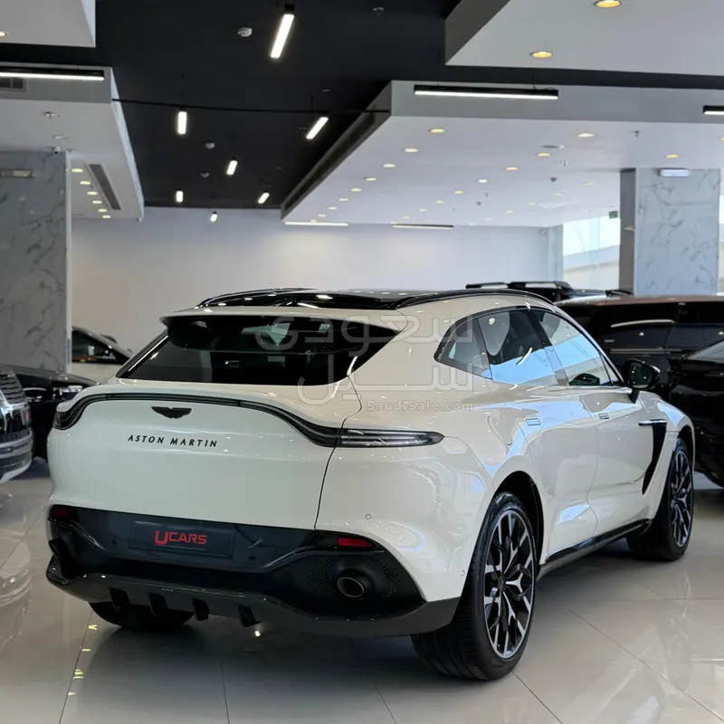 2021 استون مارتن دي بي اكس 550