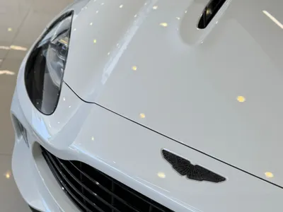 2021 استون مارتن دي بي اكس 550