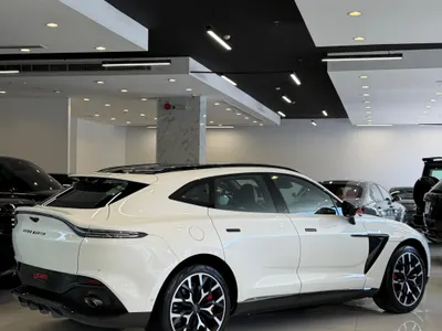 2021 استون مارتن دي بي اكس 550
