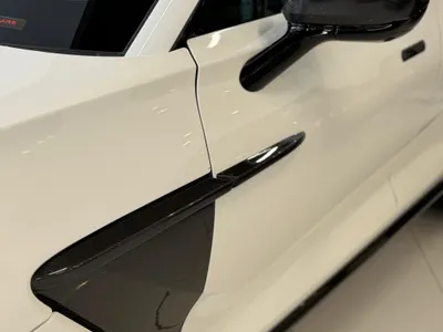 2021 استون مارتن دي بي اكس 550