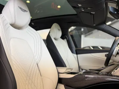 2021 استون مارتن دي بي اكس 550