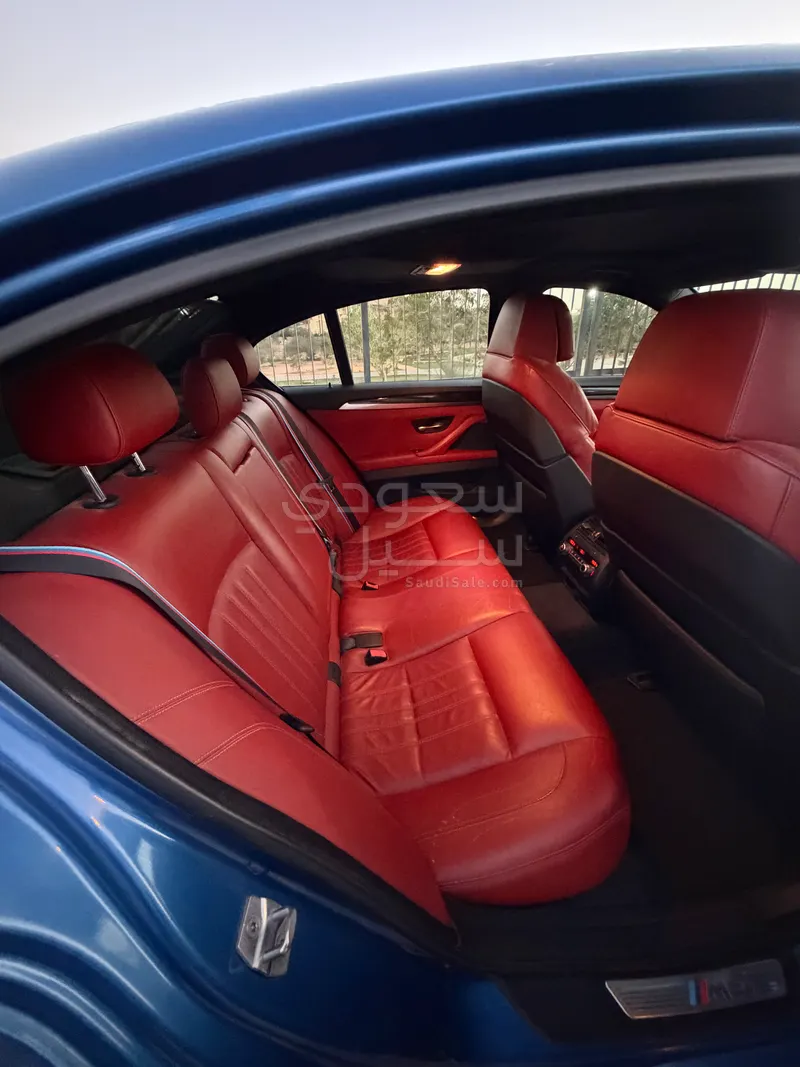 2013 بي ام دبليو الفئة ام إم 5