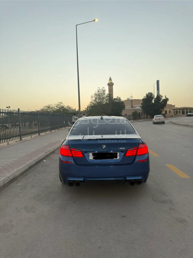 2013 بي ام دبليو الفئة ام إم 5