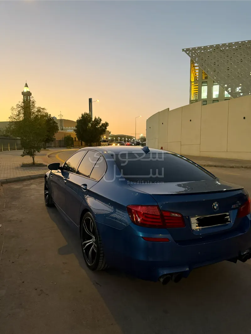 2013 بي ام دبليو الفئة ام إم 5