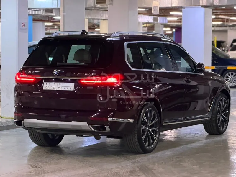 2022 BMW X Series 7