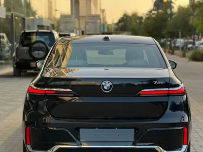 2026 بي ام دبليو الفئة السابعة 735أي