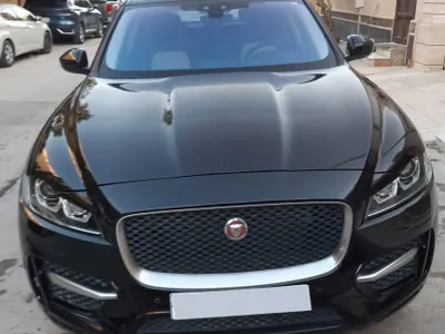2020 جاكوار اف-بيس