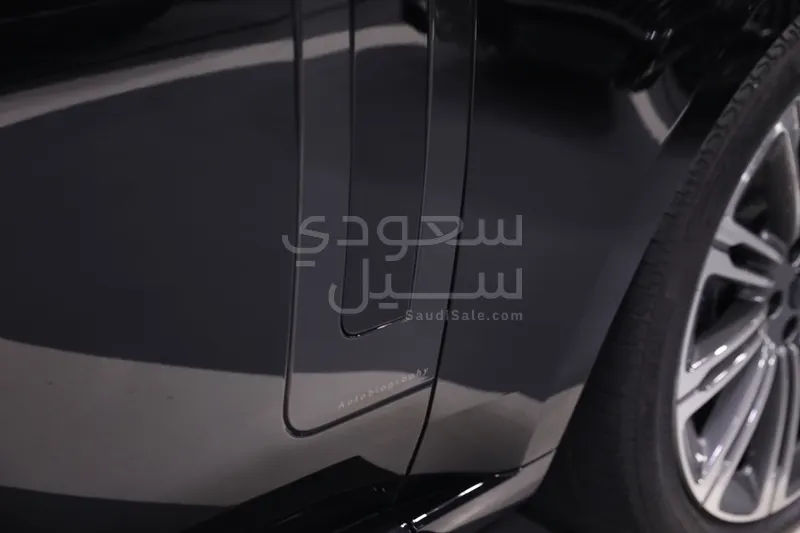 2026 لاند روفر رينج روفر اوتوبيوغرافي
