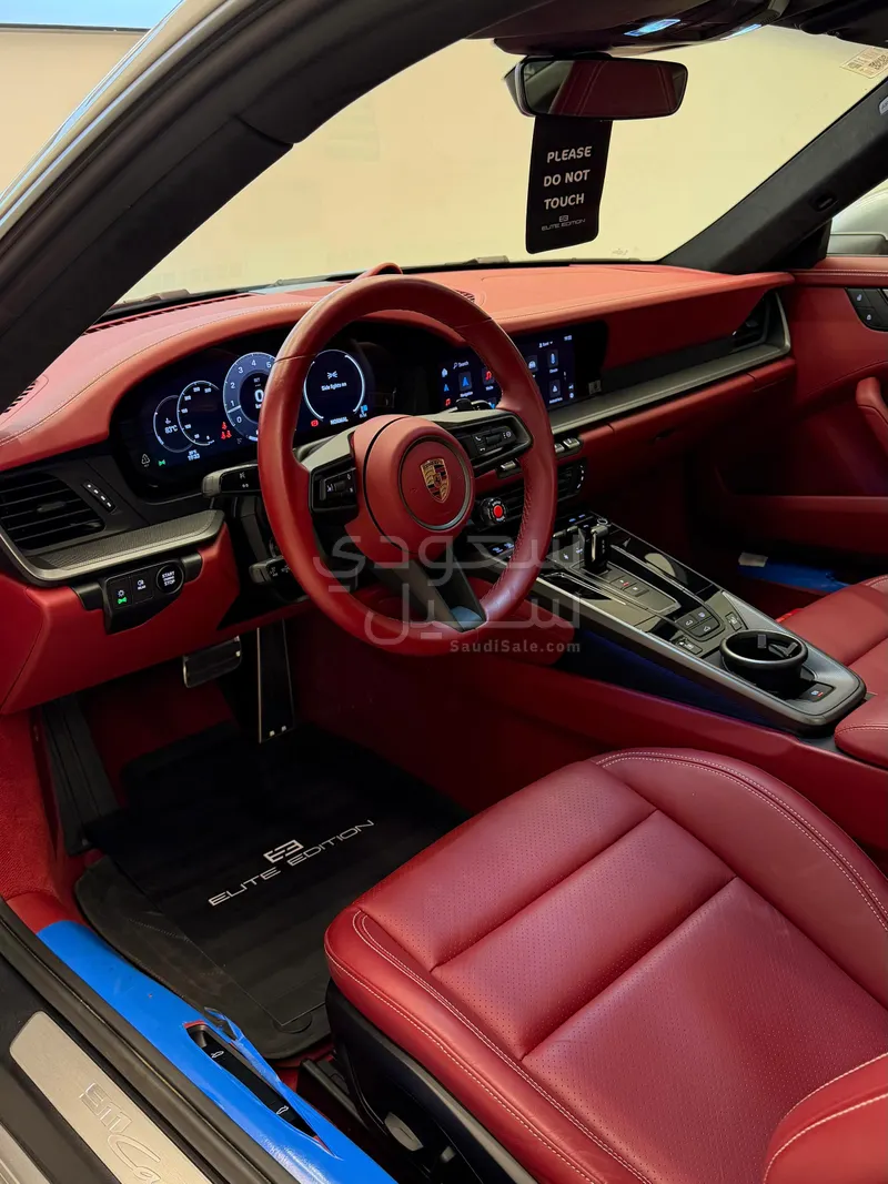 2025 بورش 911 كاريرا