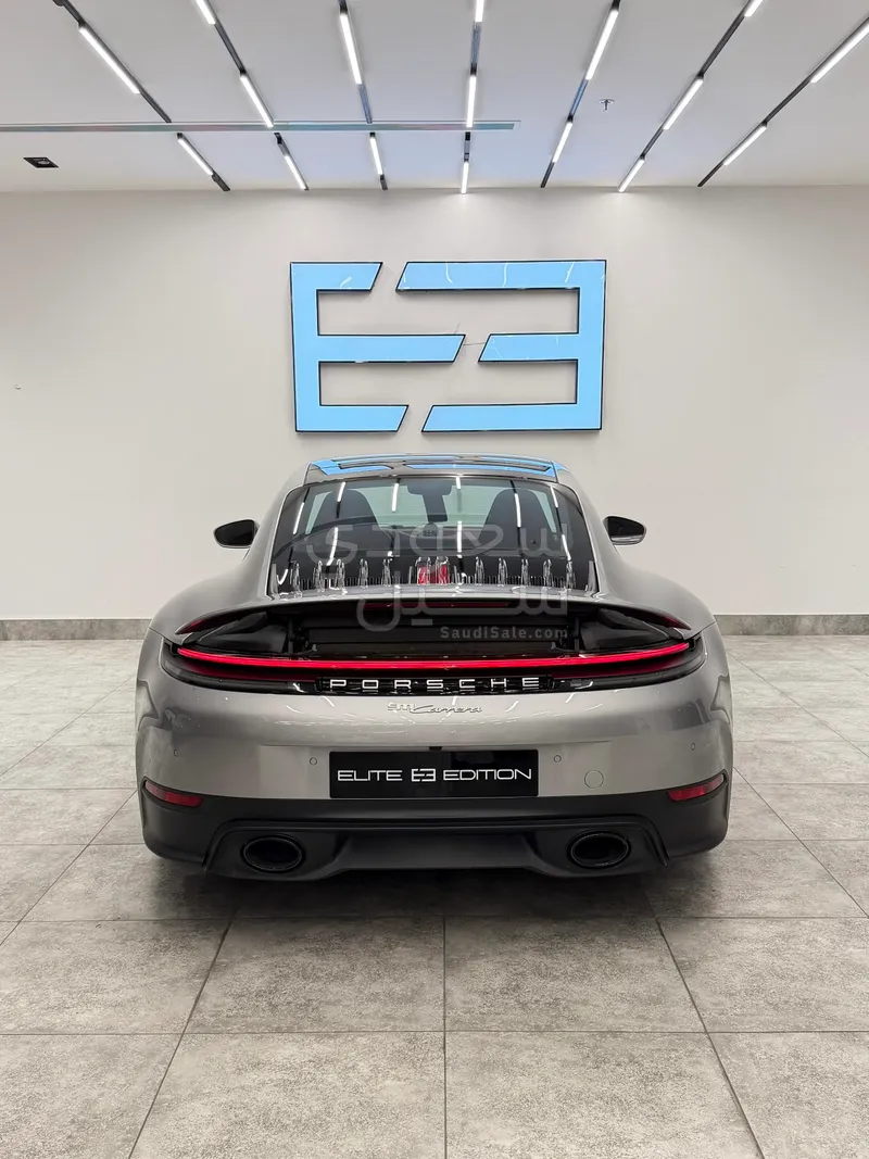 2025 بورش 911 كاريرا