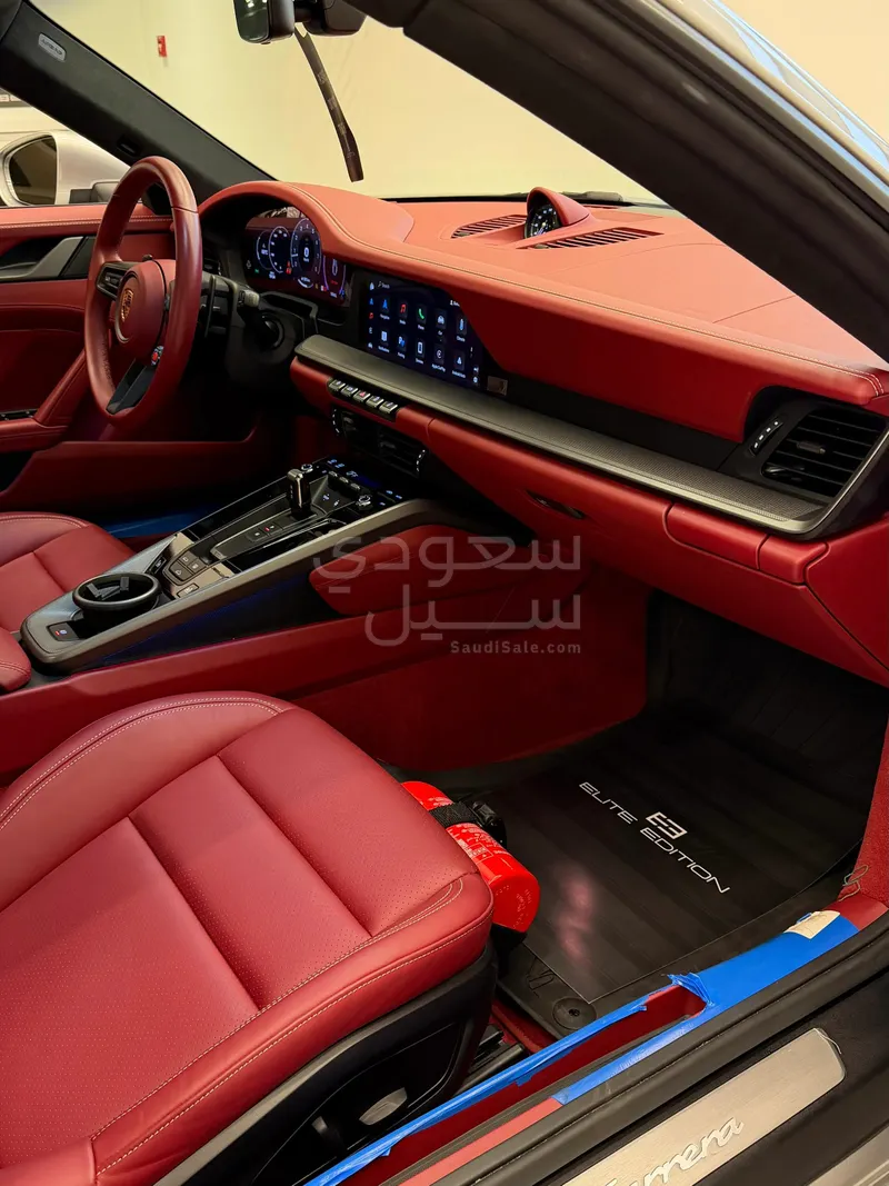 2025 بورش 911 كاريرا
