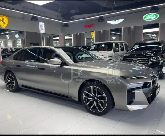 2023 بي ام دبليو الفئة السابعة 740 إل أي