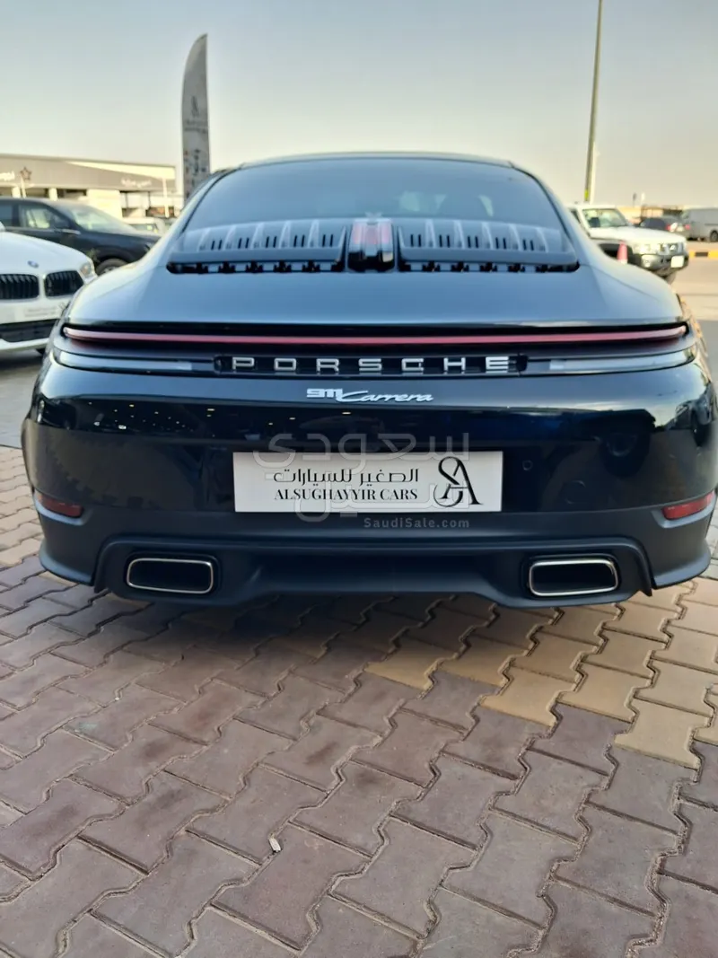 2025 بورش 911 كاريرا 4