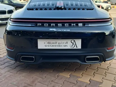 2025 بورش 911 كاريرا 4