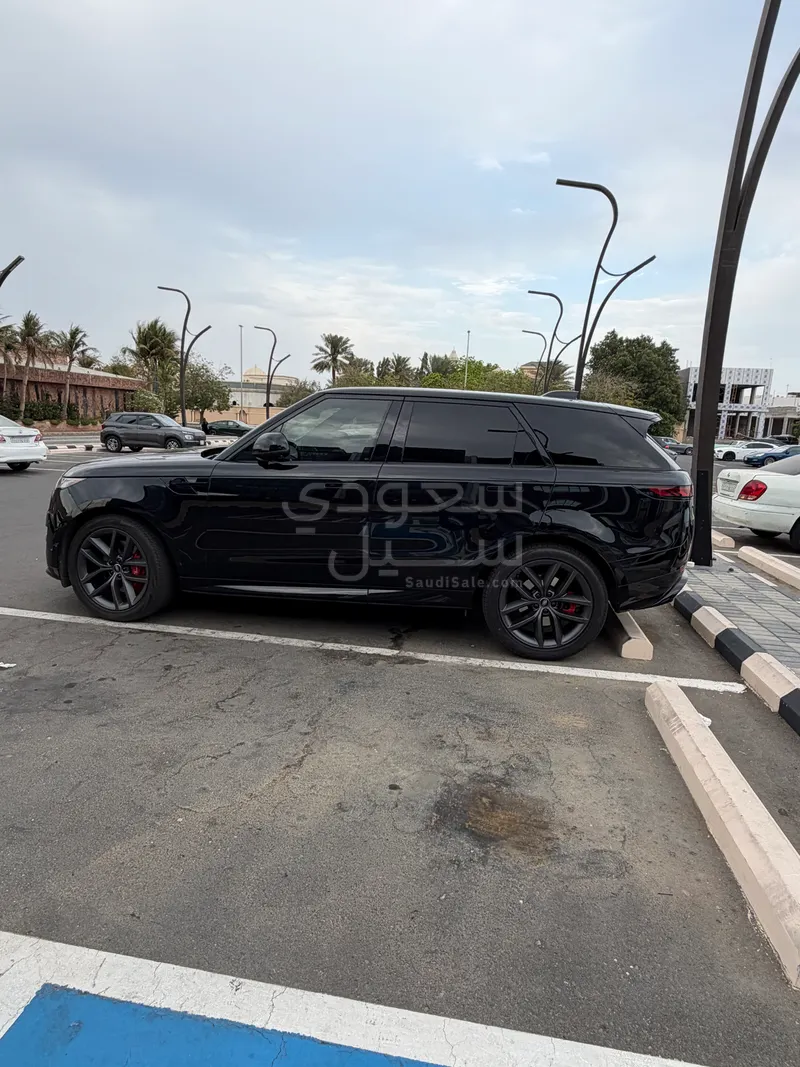 2023 لاند روفر رينج روفر سبورت اس اي