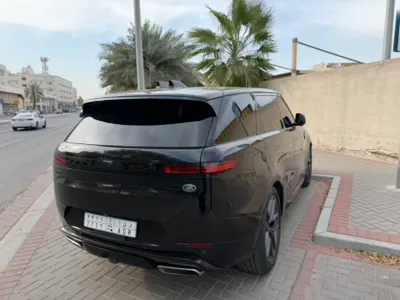 2023 لاند روفر رينج روفر سبورت اس اي