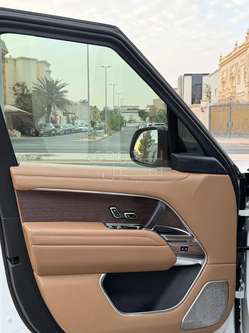 2023 لاند روفر رينج روفر فوج اوتوبيوغرافي