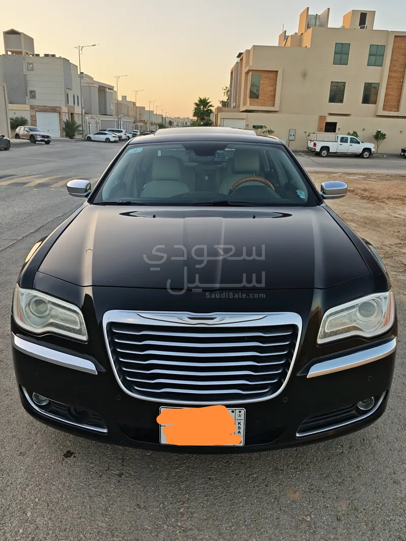2013 كرايسلر 300 سي