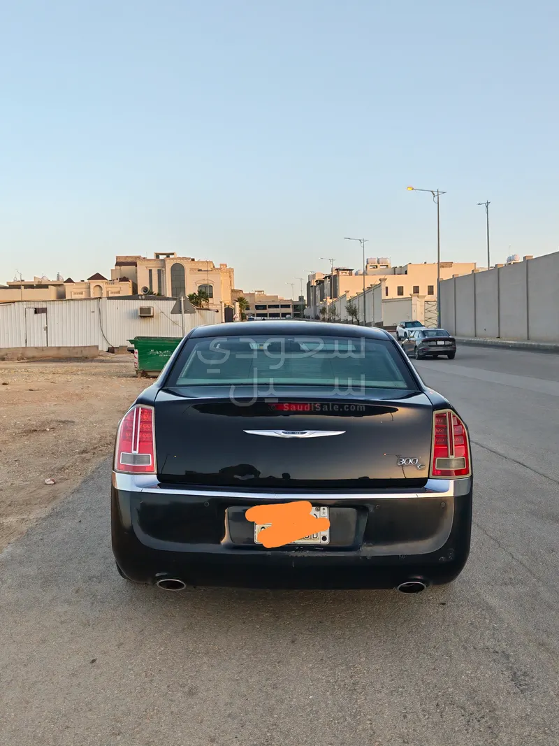 2013 كرايسلر 300 سي