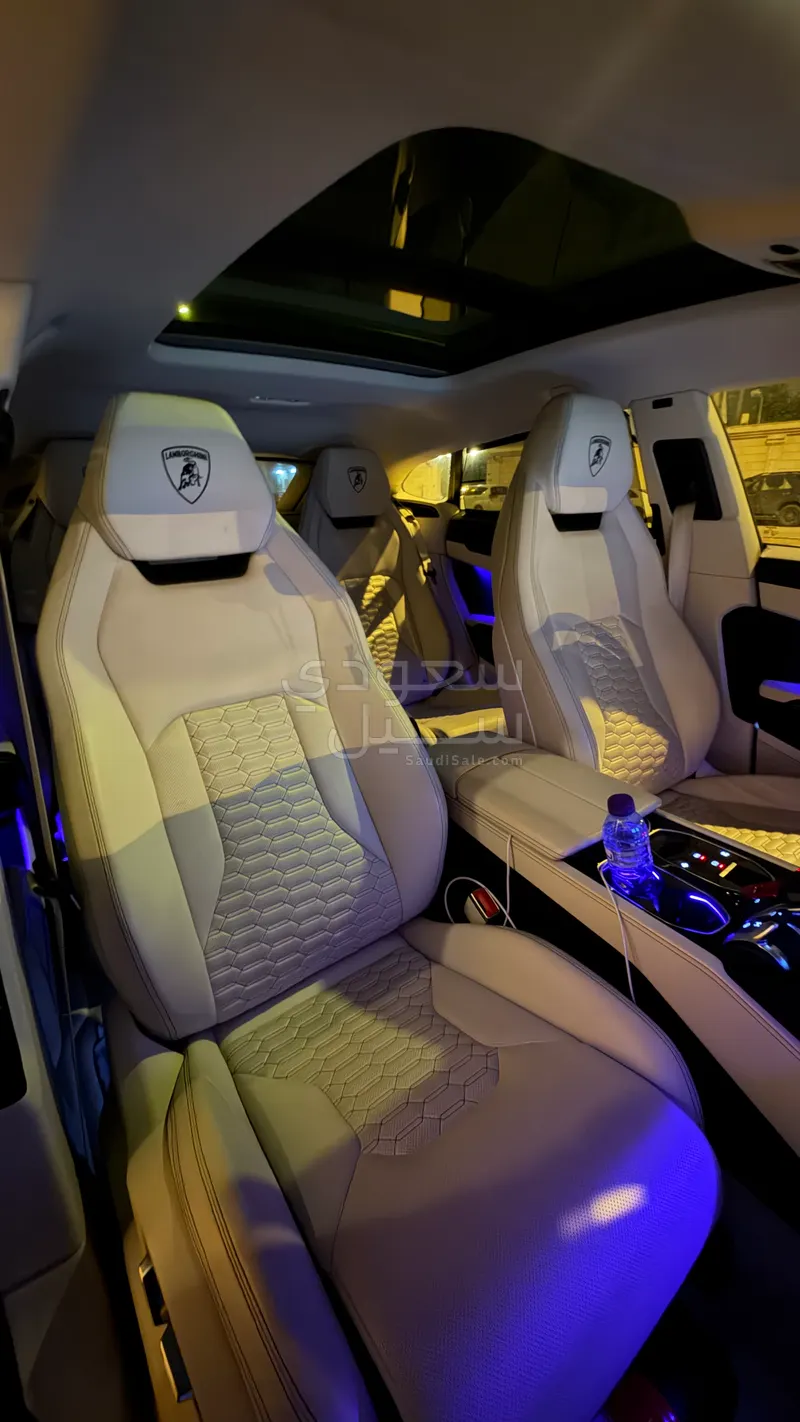 2022 Lamborghini URUS
