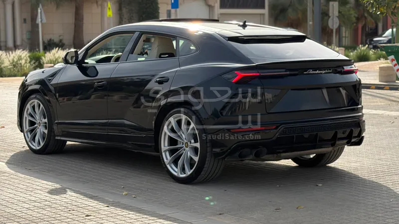 2022 Lamborghini URUS