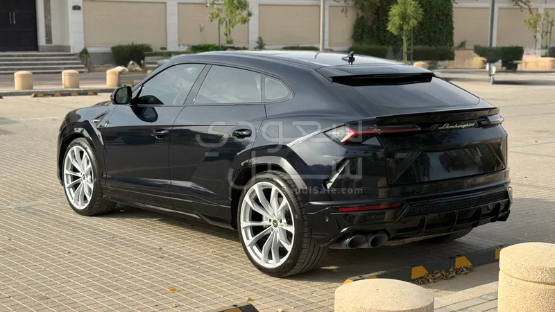 2022 Lamborghini URUS